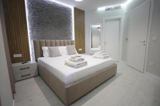 Azure Sea Apartments - 8