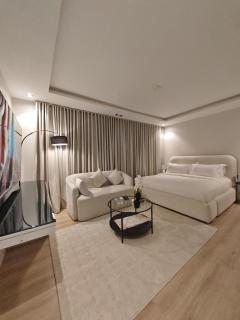 Elegant studio - self entry 303 - 0