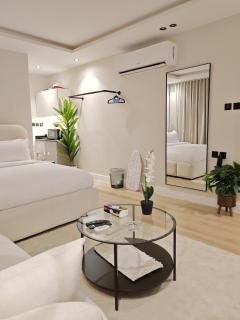 Elegant studio - self entry 303 - 5