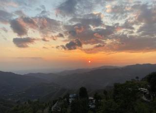 The Kasauli Heaven I Pet friendly & Serviced Apartments I Peacefull Area I Family Accomodation I Kasauli By Exotic Stays - Kasauli - 0