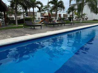 House in front of the Maya Playa del Carmen train - Cedro - 6