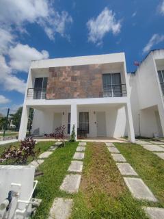 House in front of the Maya Playa del Carmen train - Cedro - 0