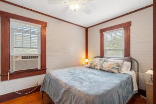 Vintage Cottage & Modern Touches - Tampa - 8