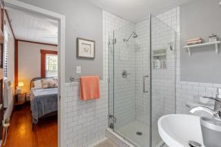 Vintage Cottage & Modern Touches - Tampa - 6