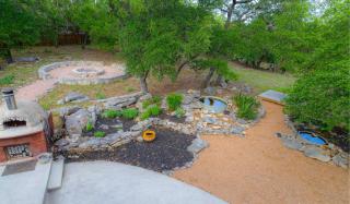 Willie's Hill Country Hideaway - Family Stay for 8 with Hot Tub & Fire Pit - Wimberley - 6