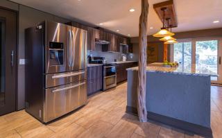 Willie's Hill Country Hideaway - Family Stay for 8 with Hot Tub & Fire Pit - Wimberley - 1