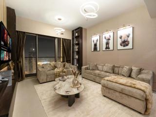 YADO | 51st Floor | Sea + Skyline Views | LUXE 1BR - 1