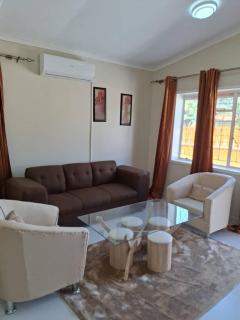 Modern & Secure Home in the Heart of Francistown - Francistown - 5