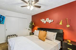 CollegeHill ~ King, Firepit, Theater ~ NearWesley - Wichita - 3