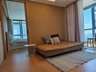 premium ocean view in HAEHUNDAE BONA TRAVEL - Busan - 8