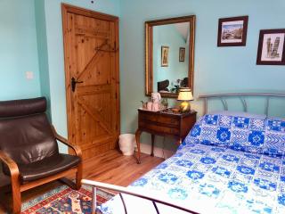 Rural retreat near Knock - 9