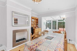 Pebble Corner with Free Parking By My Getaways - Worthing - 1