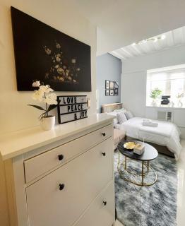 Fully Equipped Premium Suite in Quezon City - Manila - 7