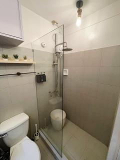 Fully Equipped Premium Suite in Quezon City - Manila - 4