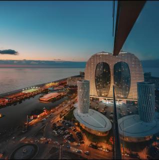 Orbi City Sea View Aparthotel - Batumi - 9