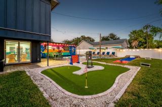 Heated Pool BBQ Fire Pit Mini Golf Outdoor Bowling - Clearwater - 4