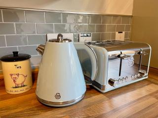 Miners cottage(1840)Nr. Brecon,Tower Zip & Bike Pk - 1