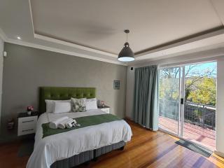 3 Cradock Road - - 6