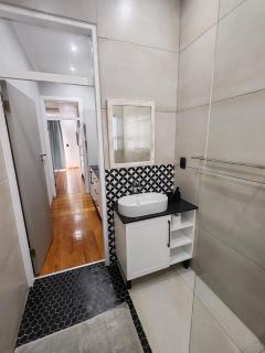 3 Cradock Road - - 7