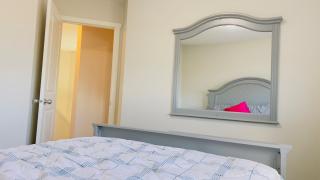 Calgary Airport Getaway Spacious 3BR Full Home - 2