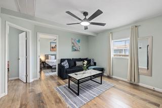 Nr Beach Pier Oasis Game Tables Yard Bbq - Galveston - 8