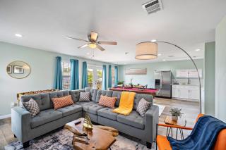 Nr Beach Pier Oasis Game Tables Yard Bbq - Galveston - 5