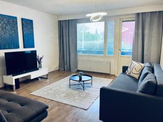 Spacious 1BR Downtown Apartment with Private Balcony - Jyväskylä - 9