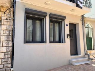 Kostas City Apartments - 4