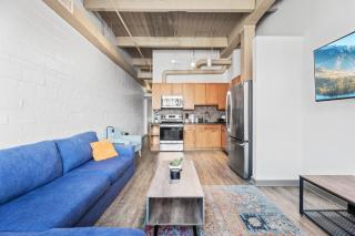 Trendy DT Loft l 2 TV's l Parking l Café - Cleveland - 7