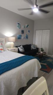 Queen Bed with Sitting Area at IMG - Bradenton - 6