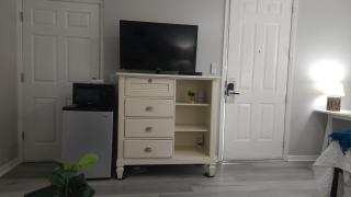 Queen Bed with Sitting Area at IMG - Bradenton - 1