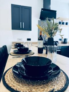 Sterling House - by Eazystays - Crewe - 0