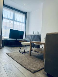 Sterling House - by Eazystays - Crewe - 2