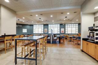 Drury Inn & Suites Dayton North - Dayton - 4