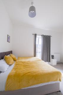 Modern 2-Bed House in Birmingham by Stayfolk, Ideal for Business Stays - Sleeps 4 - 5