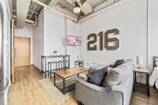 Studio Apt In DT l Parking l Fast Wi-fi l Café - 9