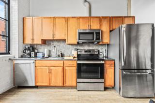 Studio Apt In DT l Parking l Fast Wi-fi l Café - 4