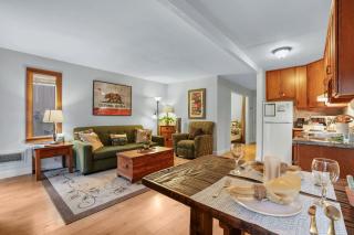 Alpine Alcove: Tahoe Tranquility Near Kings Beach - Tahoe Vista - 8