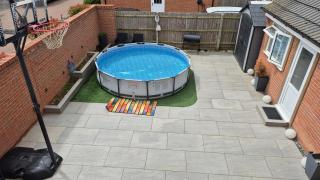 Newly built home away from home - Peterborough - 9