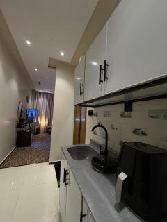 استديو فندقي بتصميم انيق ودخول ذكي - Riad - 3
