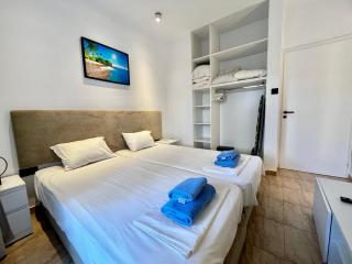 STAY Napa Velvet Apartment - Agia Napa - 3