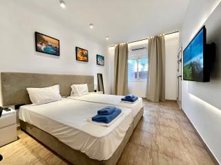 STAY Napa Velvet Apartment - Agia Napa - 0