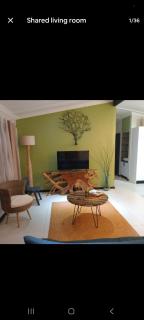 Nadi homestay with a private room - - 4