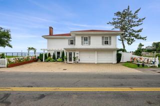 Coastal Charm Lobster Chateau - Swampscott - 2
