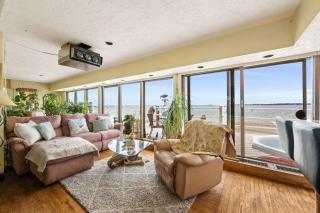 Coastal Charm Lobster Chateau - Swampscott - 1