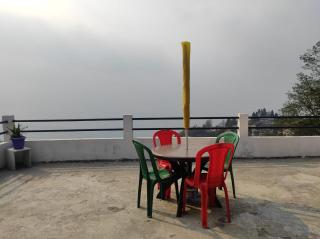 Corner Homestay by The Pine Cones - Darjeeling - 4
