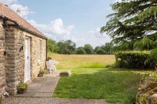 Honey Pot Barn - Cropton - 4