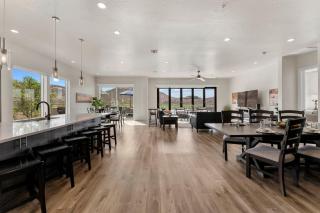 Coral Rock Vista townhouse - 2