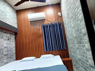 HOTEL P-V-R Palace Guest House Near RailWay Station - Parking And Wifi Facilities - Fully Air Conditioning Guest House Bhubneswar - Bhubaneshwar - 2