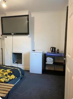 Large Double Room Kingsize Bed - Moffat - 4